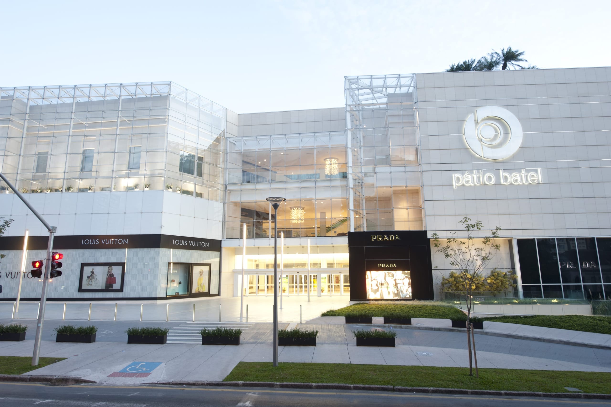 Pátio Batel, ponto turístico 4.0 km do Hotel Curitibano