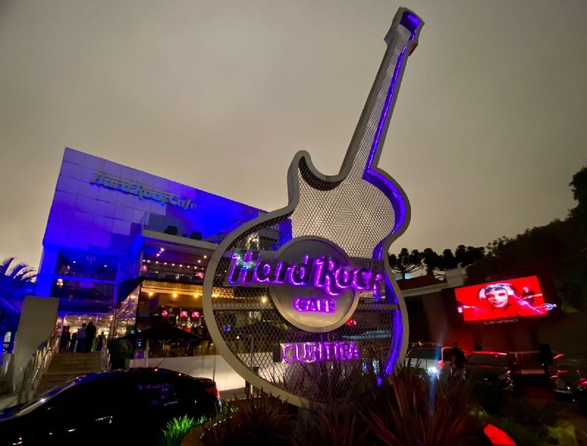 Hard Rock Cafe Curitiba, ponto turístico 2.6 km do Hotel Curitibano