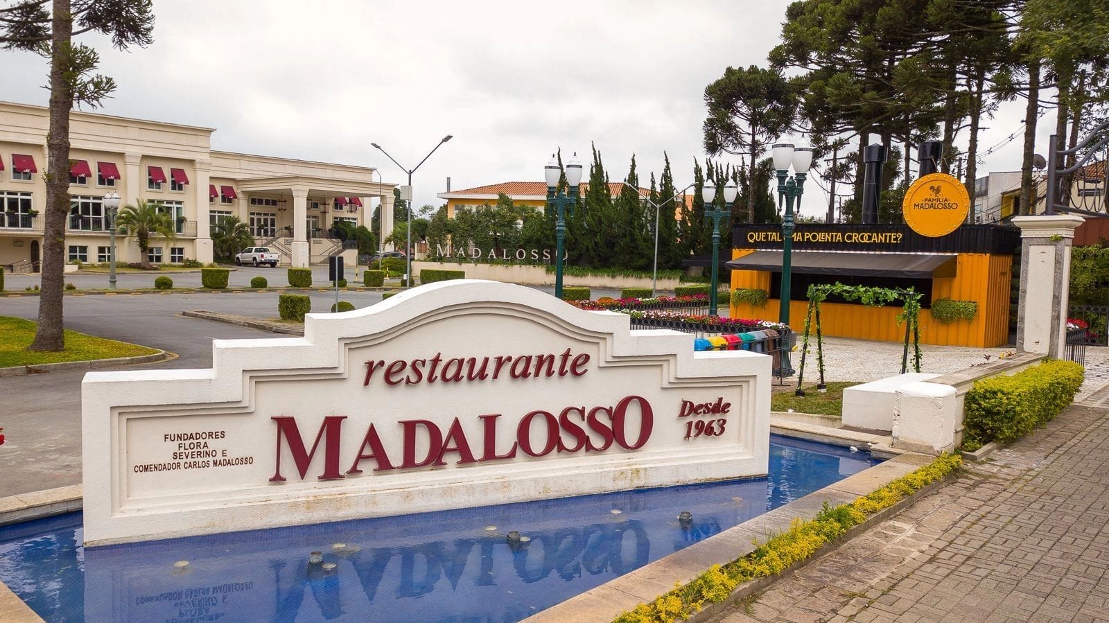 Família Madalosso, ponto turístico 7.5 km do Hotel Curitibano