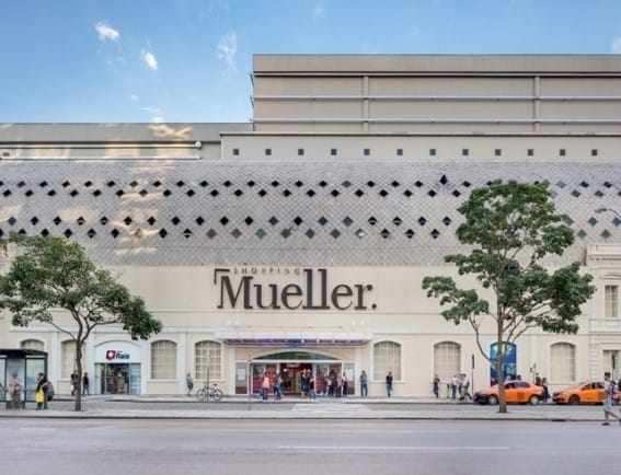 Shopping Mueller, ponto turístico 1.2 km do Hotel Curitibano