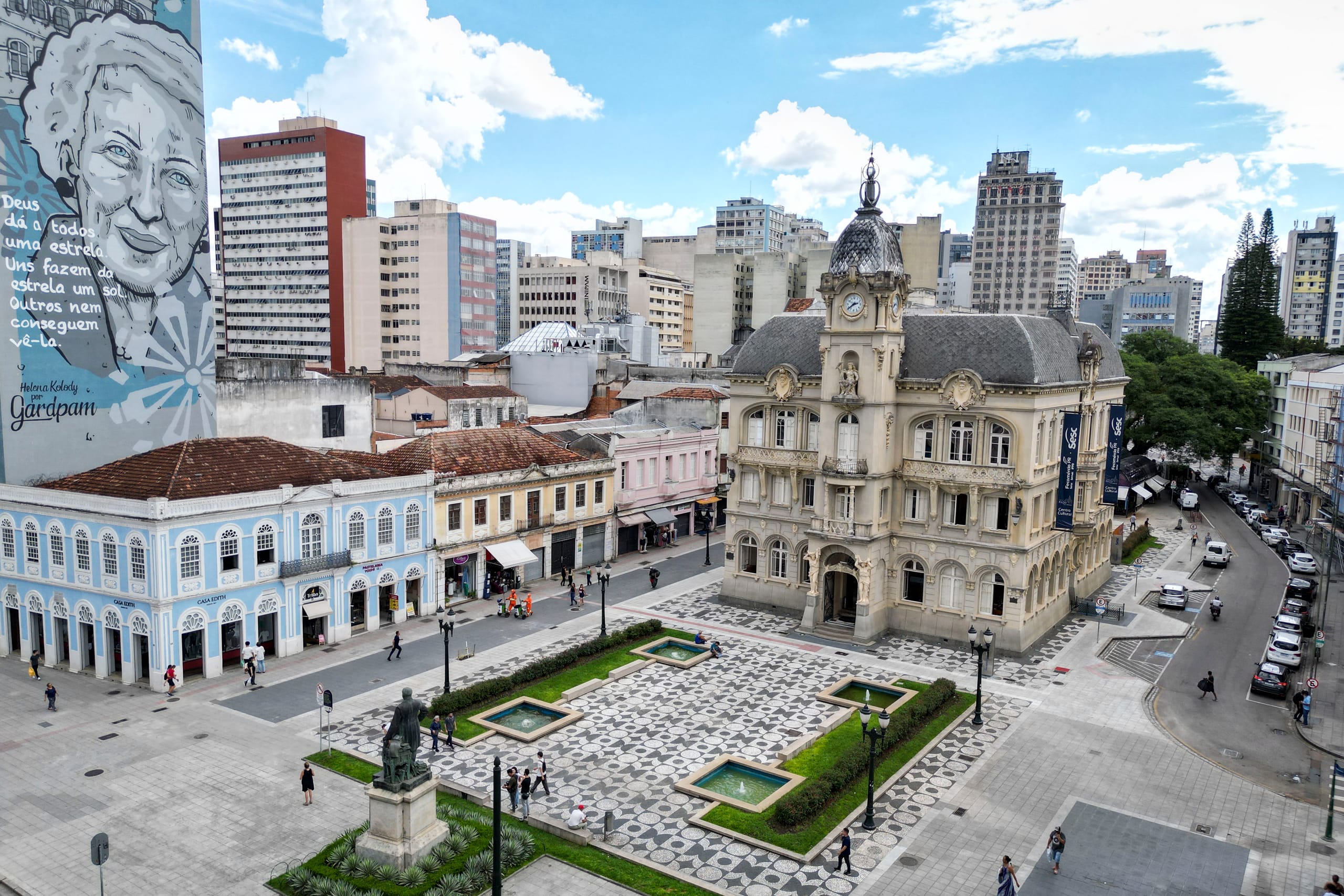 Paço da Liberdade, ponto turístico Atrás do hotel do Hotel Curitibano