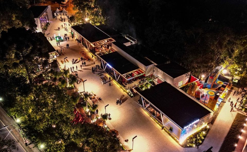 Rua da Música, ponto turístico 6.5 km do Hotel Curitibano